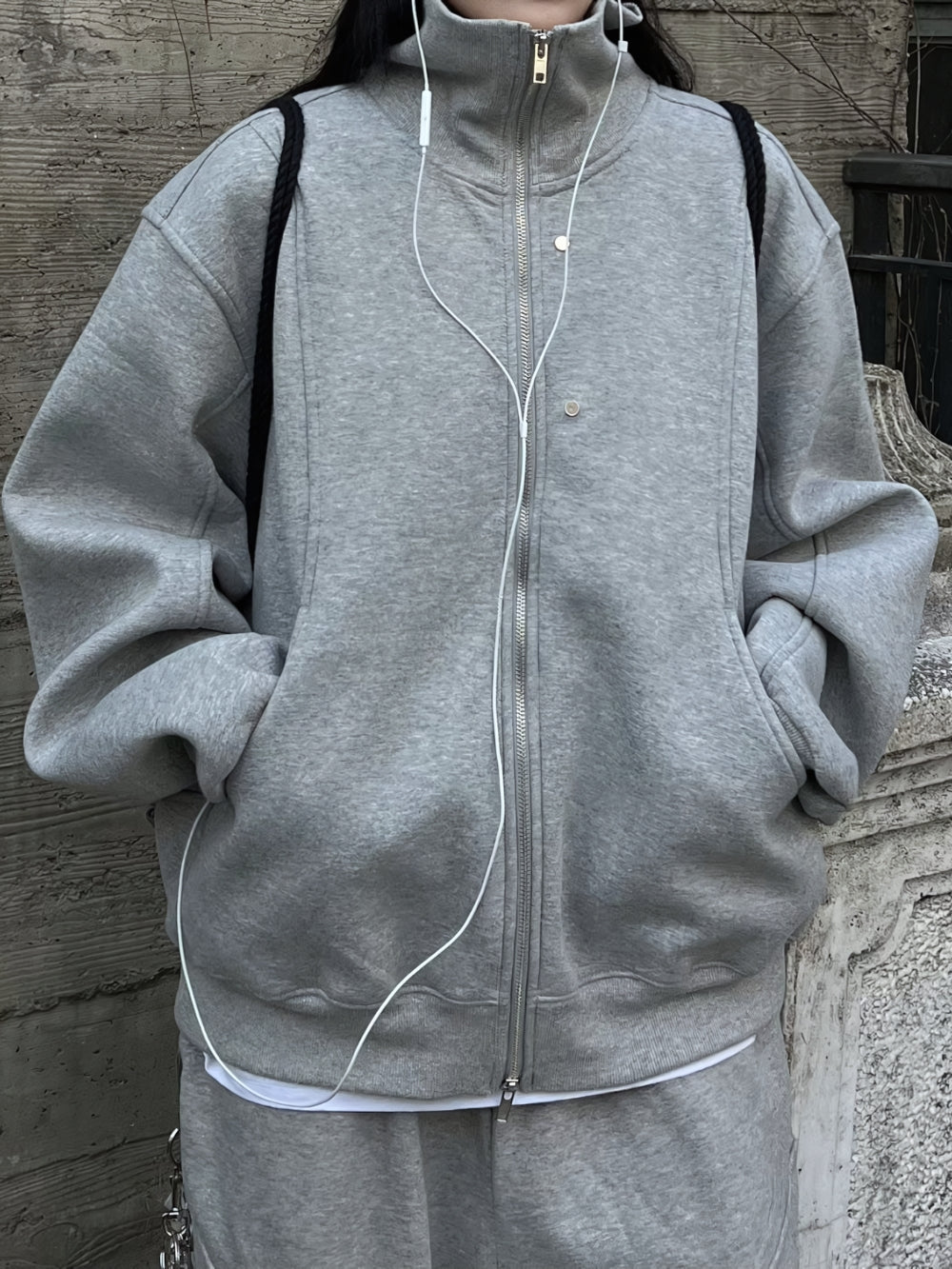 曲線剪裁 鉚釘 高領 外套 / 3色