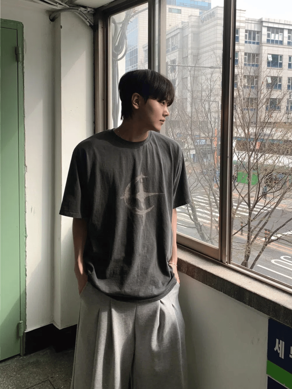 Crescent 月牙圖案 水洗 寬鬆 短袖 T恤 / 2色 - WHATEVER STUDIO