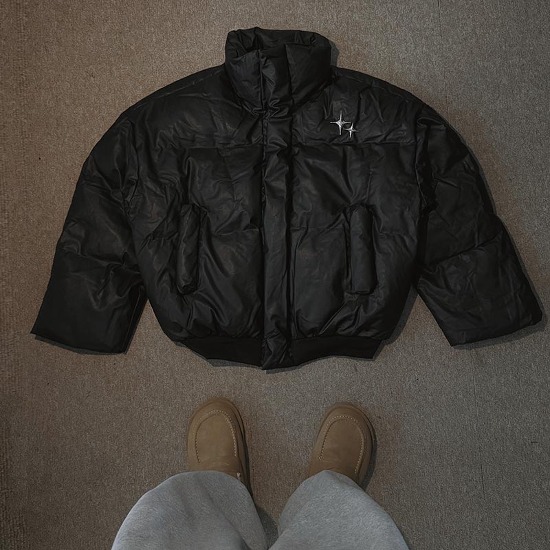 雙星胸針 仿皮革 短版 高領 羽絨外套 - WHATEVER STUDIO